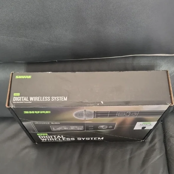 Shure Digital Wireless System Box - Black with Green Accents - Picture 3 of 4